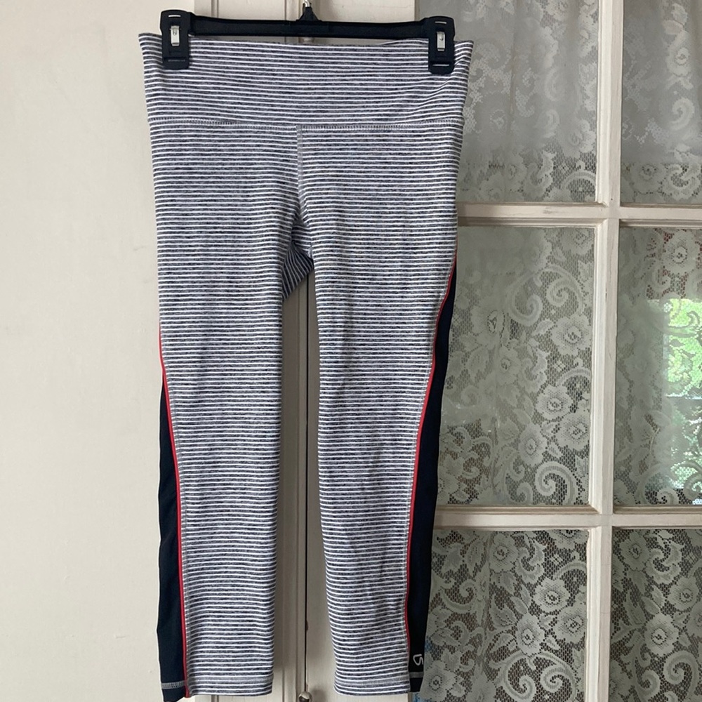 GAP Striped Crop Leggings